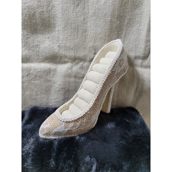 Vintage Look Lace Covered Ring Holder beige - Picture 3 of 8